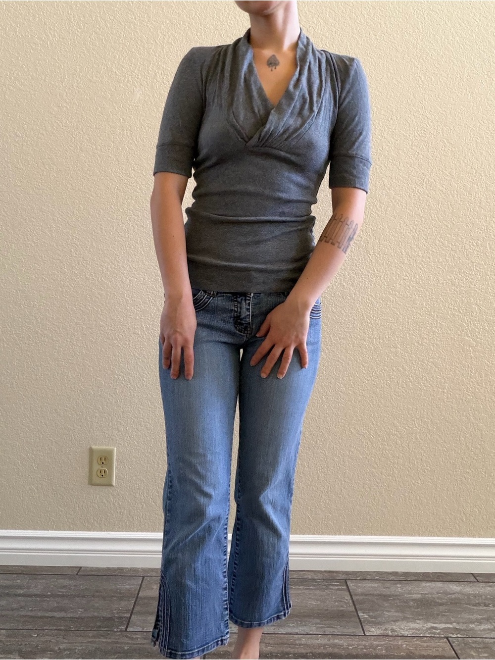 Vintage Y2K soft Gray Short-Sleeve draped V-Neck 1/2 sleeve Sweater Top blouse - Picture 1 of 4